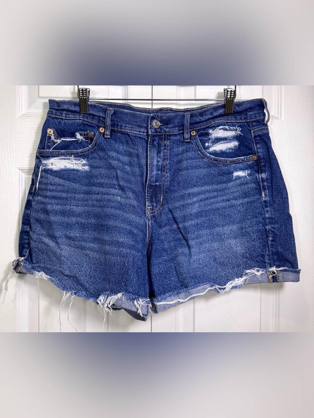 American Eagle Strigid Super High Rise Distressed Denim Shorts Size 12